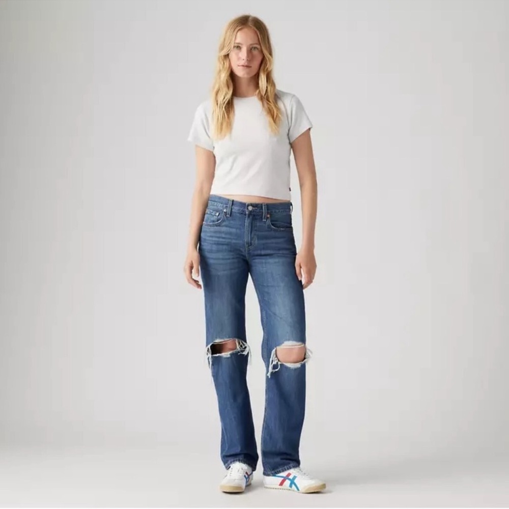 Levi’s Women’s Low Pro Straight Jeans Ripped Knee Medium Wash Size 26